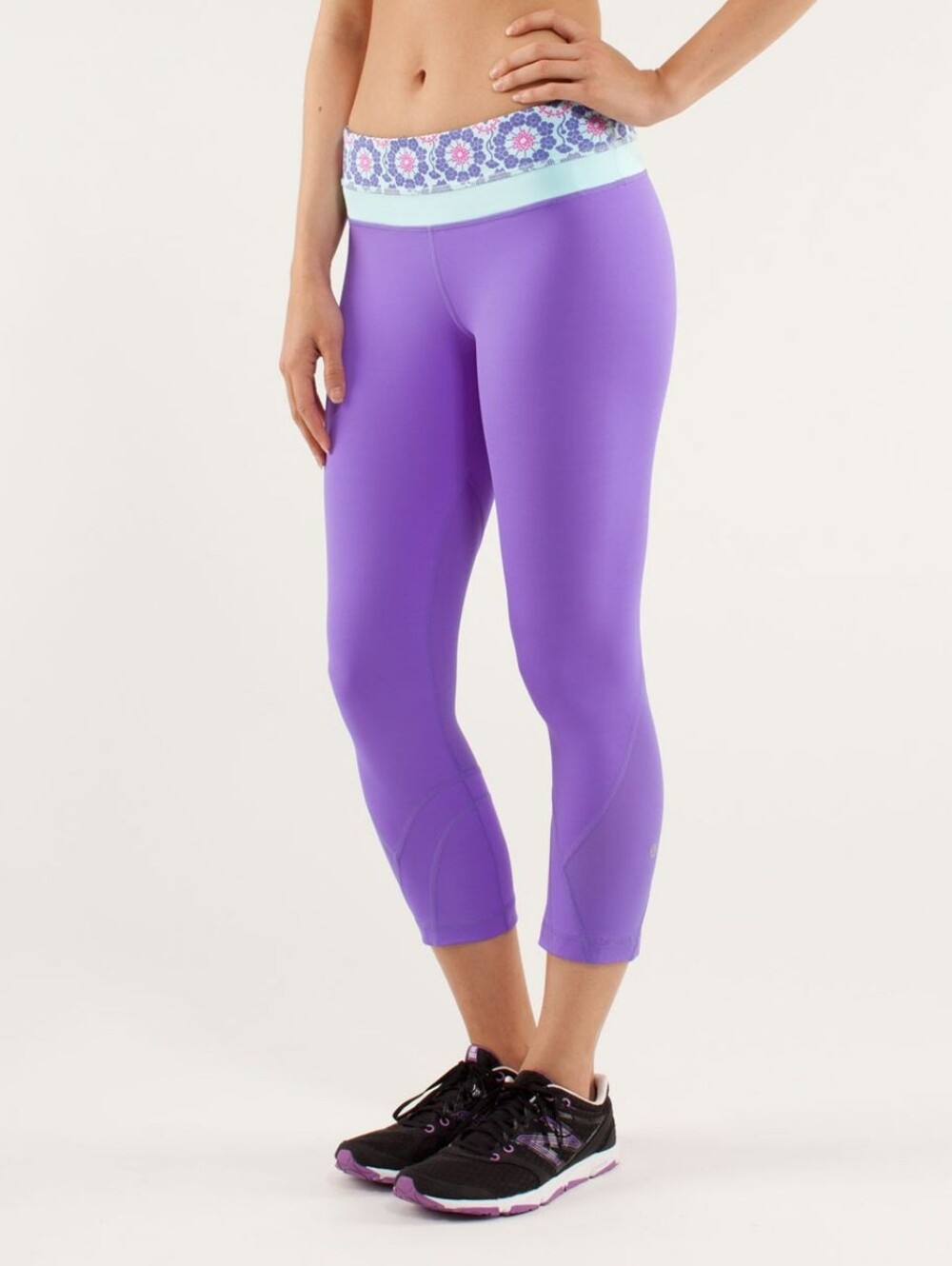 Lululemon Run Inspire Crop II Capri Leggings Floral Waist Womens Size 8 Purple